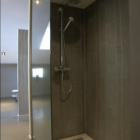 Charming And , With Ac & Wifi بيت ضيافة